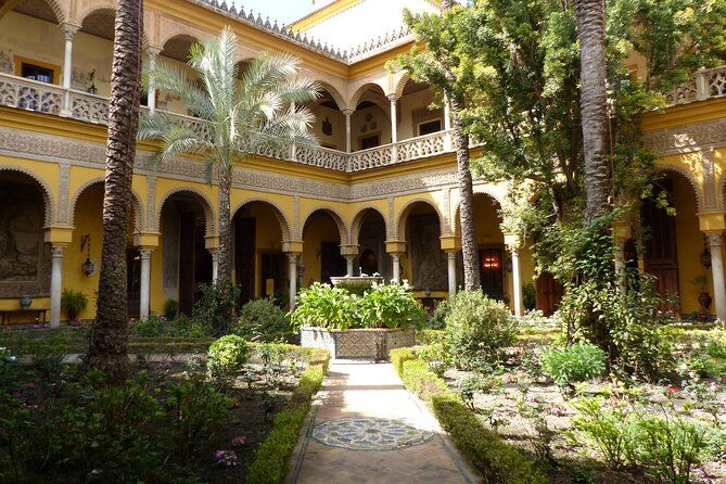 the-duenas-palace-guided-tour-in-seville-with-entrance-included