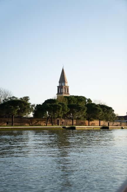 The enchantment of the lagoon between the islands of Murano, Burano, Torcello, and Sant'Erasmo - What Makes This Tour Stand Out