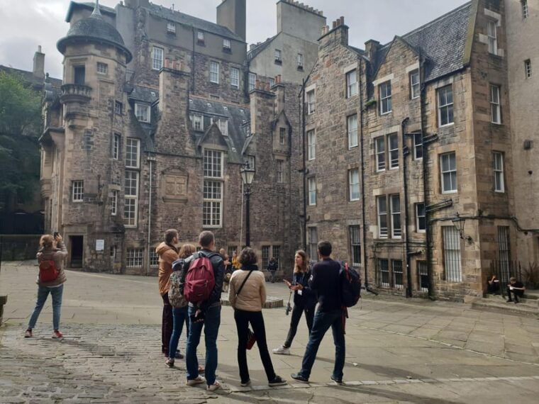 the-essentials-of-edinburgh-in-french