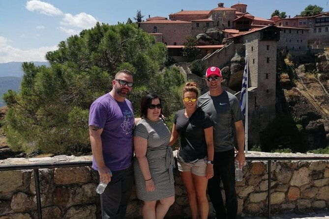 the-extraordinary-suspended-rocks-meteora-in-a-day-tour