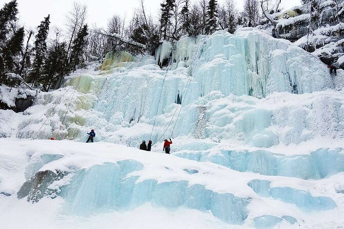 the-frozen-waterfalls-of-korouoma