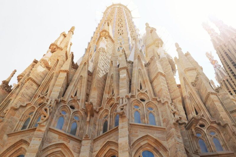 the-genuis-of-gaudi-modernist-architects