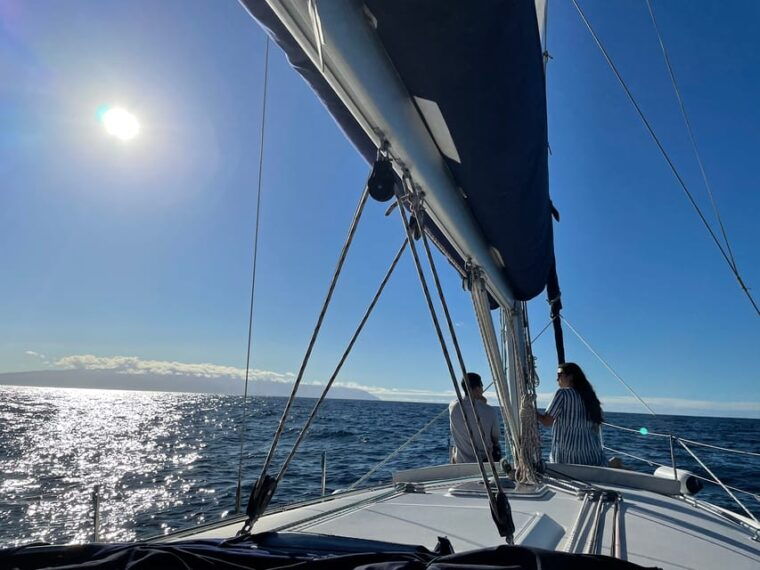 the-giants-3h-sailing-with-swimming-drink-tapas