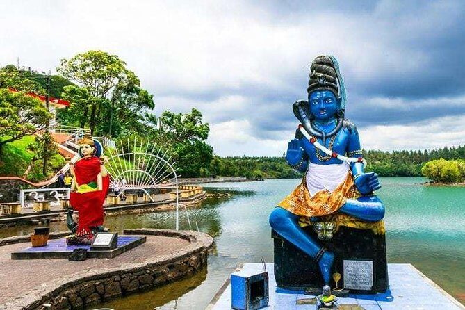 The Gorgeous South of Mauritius: Full-day tour incl Tea Factory & Crocodile park - A Deep Dive into the Itinerary