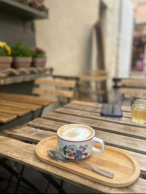 the-gourmet-stroll-explore-aix-en-provence-in-the-morning-with-thomas