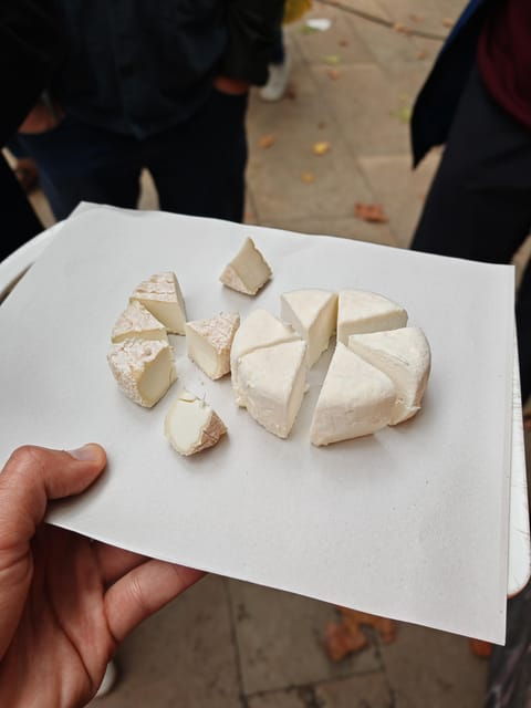 the-gourmet-walk-explore-aix-en-provence-at-noon-with-thomas