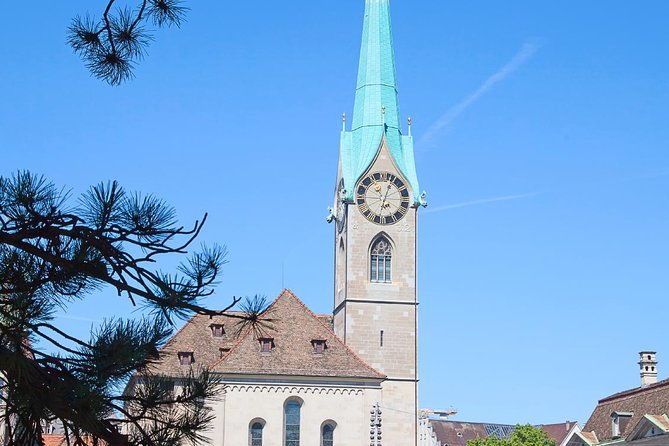 the-great-tour-of-zurich-by-bus-and-boat