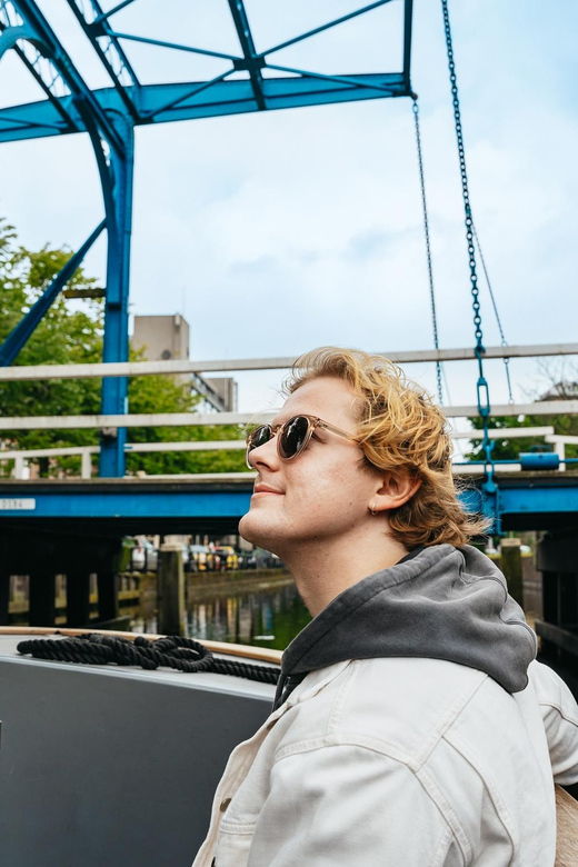 the-hague-city-canal-cruise-2