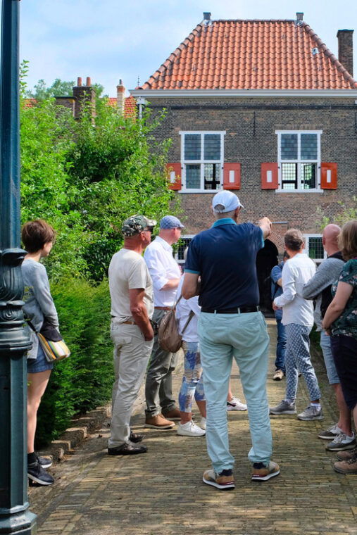the-hague-courtyard-walking-tour