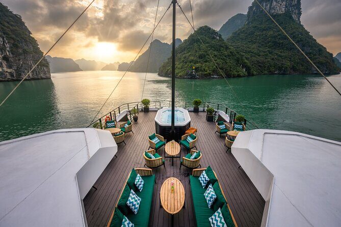 THE HALONG CATAMARAN - Premium Day Cruise on Bay with Water Slide - The Food and Beverage Experience