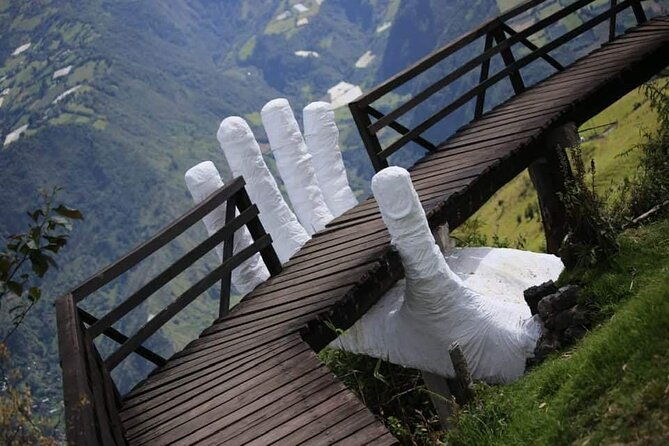 the-hands-of-god-tours-the-highest-viewpoint-in-the-city