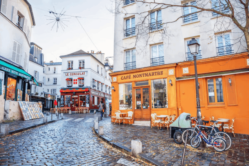 the-heart-of-paris-montmartre-and-historical-monuments
