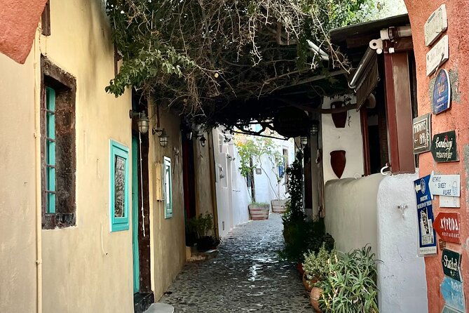 the-highlights-of-santorini-on-a-mini-bus-daily-sunset-tour-2