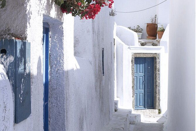 the-highlights-of-santorini-on-a-mini-bus-daily-sunset-tour