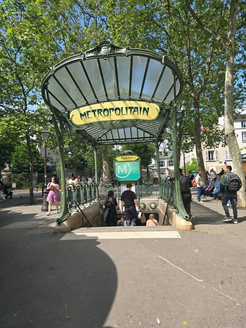 the-historic-district-of-montmartre