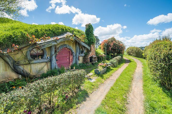 The Hobbiton Movie Set Small-Group Guided Tour from Auckland - Overall Value and Experience  