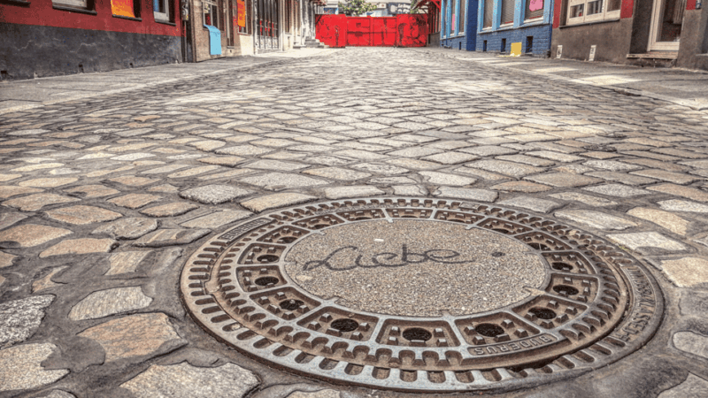 the-kiez-captain-reeperbahn-beatles-kiez-tour-hamburg