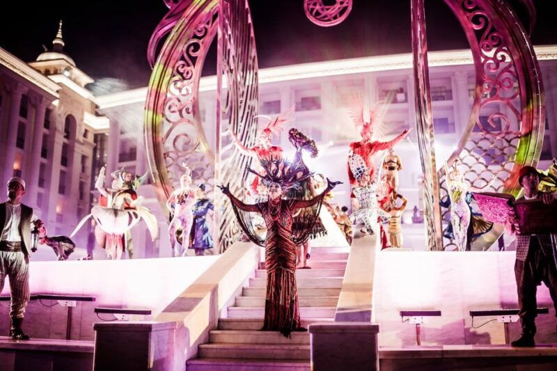 the-land-of-legends-night-show-shopping-avenue
