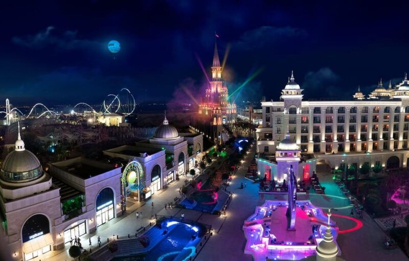 the-land-of-legends-night-show-with-pickup