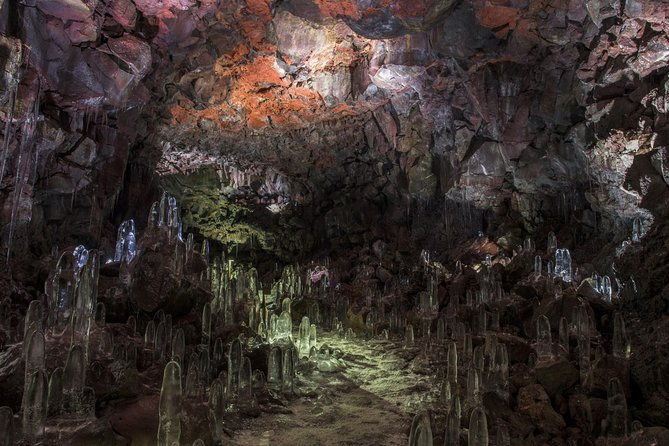 the-lava-tunnel-tour-raufarholshellir
