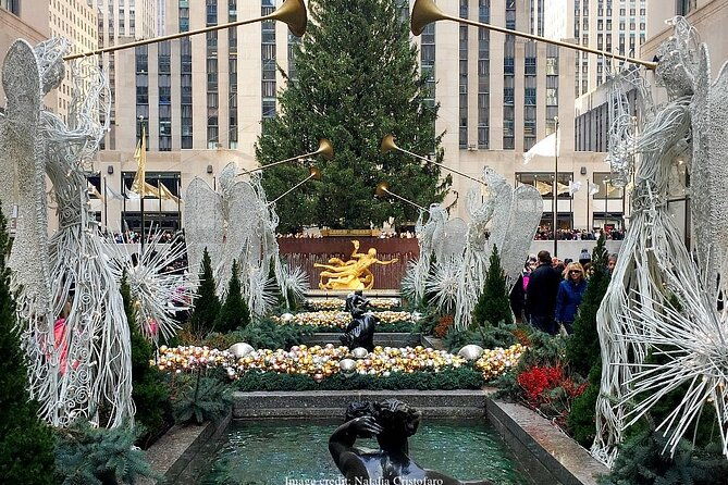 the-magic-of-christmas-in-new-york-private-walking-tour
