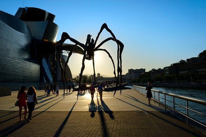 The magic of the Guggenheim museum - 2 hours with VIP tickets - A Closer Look at the Guggenheim Bilbao Guided Tour