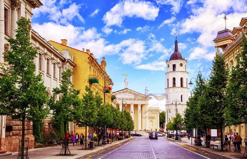 The Majestic and Royal Vilnius Private Walking Tour - Key Points