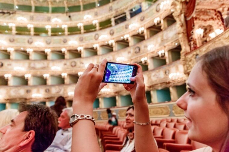the-majestic-teatro-la-fenice-guided-tour-in-venice
