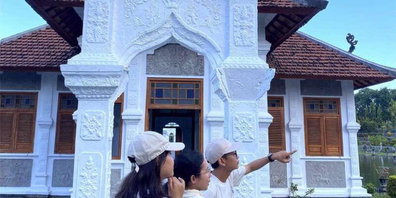 the-majesty-of-bali-amlapuras-charm-water-palace