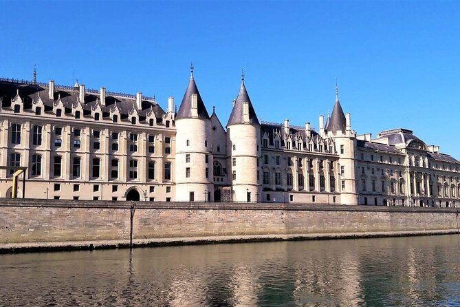 the-medieval-heart-of-paris-history-walk-small-group-tour