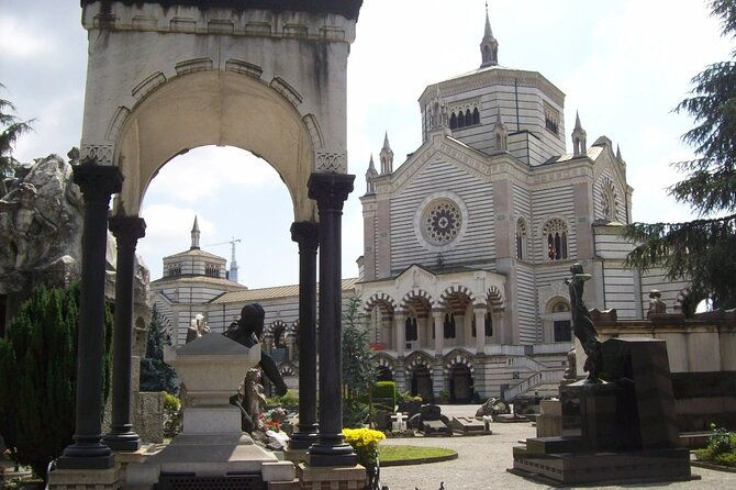 the-monumental-cemetery-of-milan-discover-the-unexpected