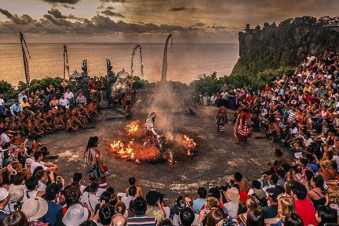 The mystical Uluwatu temple and the Kecak fire dance - Authentic Experiences and Traveler Insights
