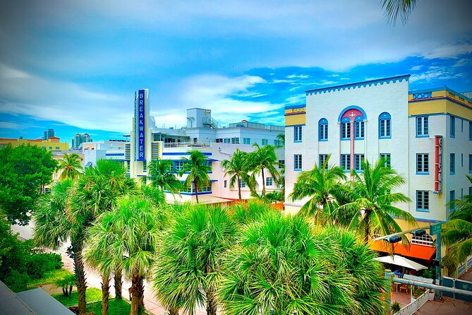the-official-art-deco-walking-tour-by-the-miami-design-preservation-league