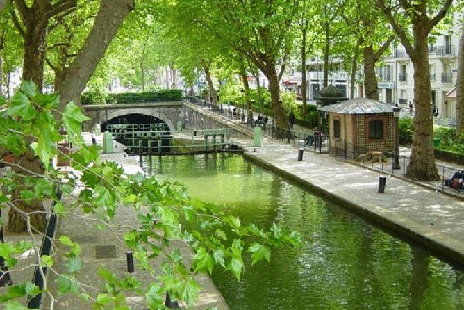 the-old-paris-on-the-canal-saint-martin-port-de-larsenal