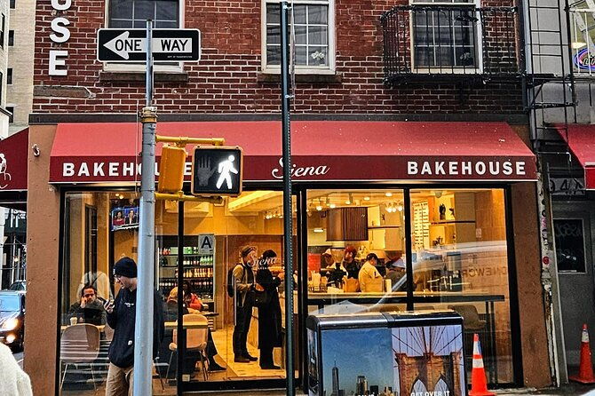 the-outlaws-who-built-manhattan-walking-tour