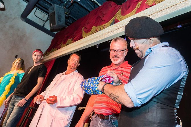 the-outta-control-magic-comedy-dinner-show-in-orlando