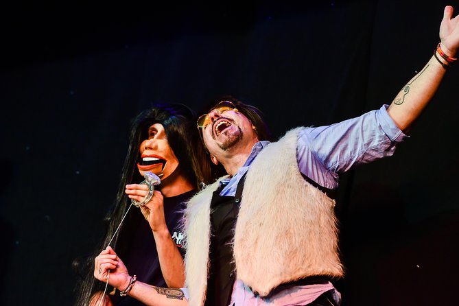 the-outta-control-magic-comedy-dinner-show-in-orlando