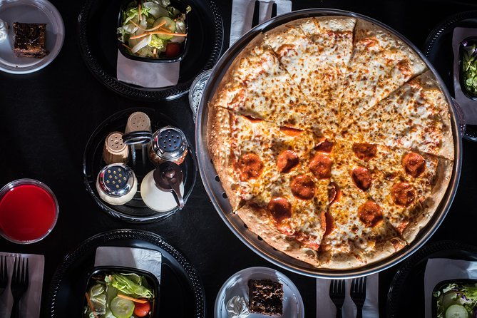 the-outta-control-magic-comedy-dinner-show-in-orlando