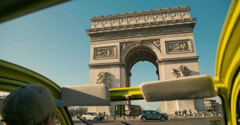 the-paris-rive-gauche-tour-in-a-vintage-citroen-2cv