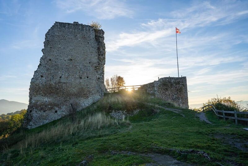 The pearl of Lake Geneva 2Days/1Nights from Geneva - Exploring The Pearl of Lake Geneva: A 2-Day Private Journey from Geneva