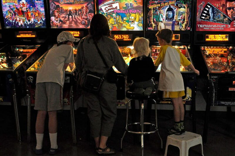 the-pinball-palace-at-dezerland-park-admission
