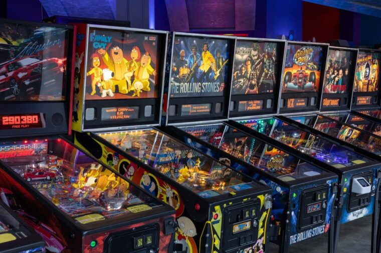 the-pinball-palace-at-dezerland-park-admission
