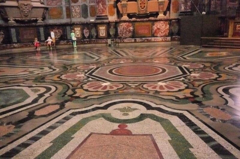 the-places-of-the-medici-family-the-palace-and-the-chapels