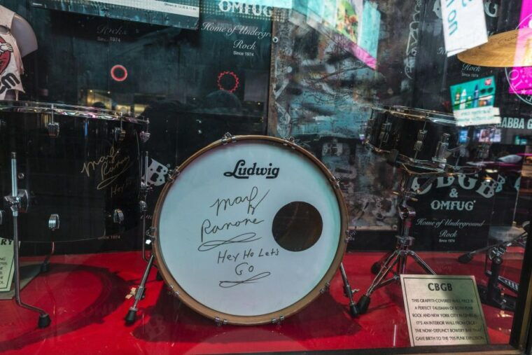 the-ramones-and-nycs-punk-rock-scene-private-walking-tour