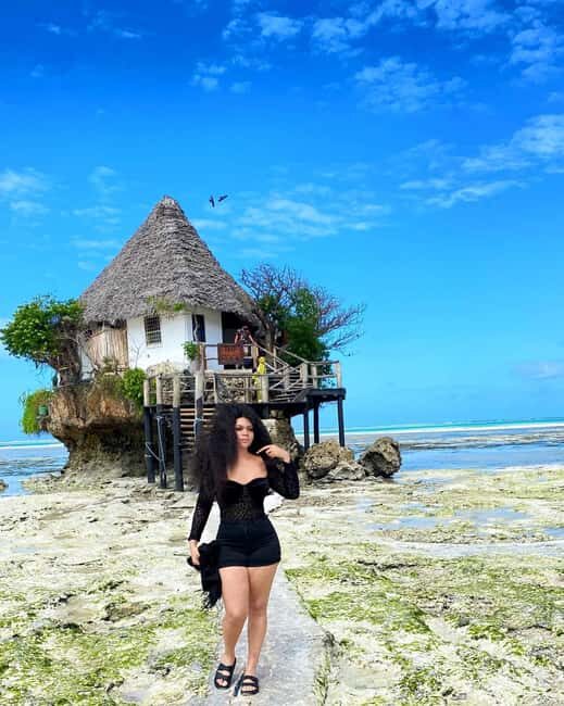 The rock restaurant and blue Lagoon - Key Points