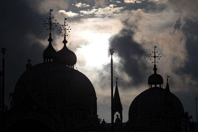 the-sacred-meets-the-prophane-free-tour-to-murano-included-private