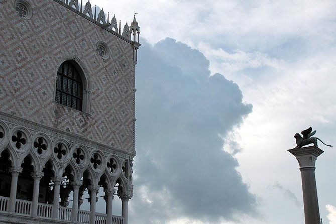 the-sacred-meets-the-prophane-free-tour-to-murano-included-private