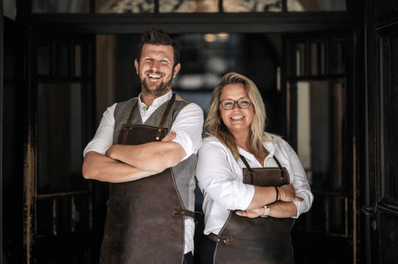 the-school-of-beer-traditional-czech-art-of-pouring-beer