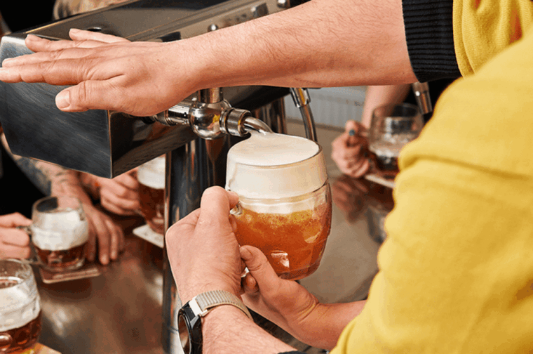 the-school-of-beer-traditional-czech-art-of-pouring-beer