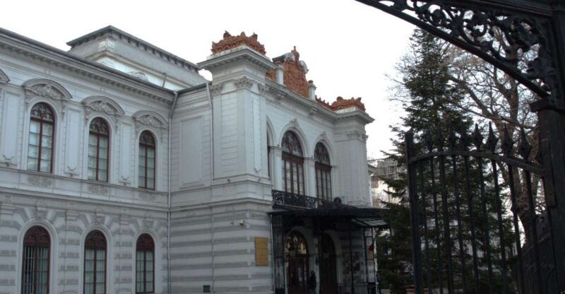 the-secret-bucharest-half-day-walking-tour